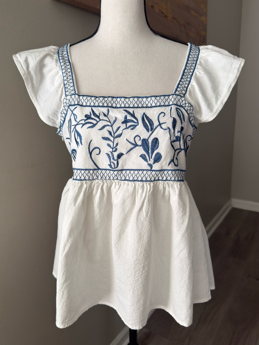 100% Cotton Embroidered Boho Flutter Sleeve Top Sz S